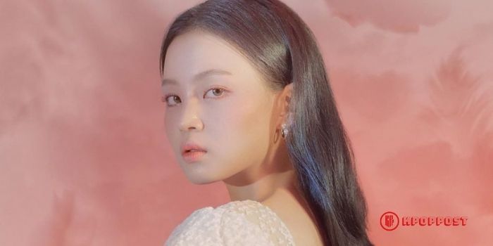 LeeHi Becomes the FIRST Korean Artist in the Spotify Holiday Collection Playlist