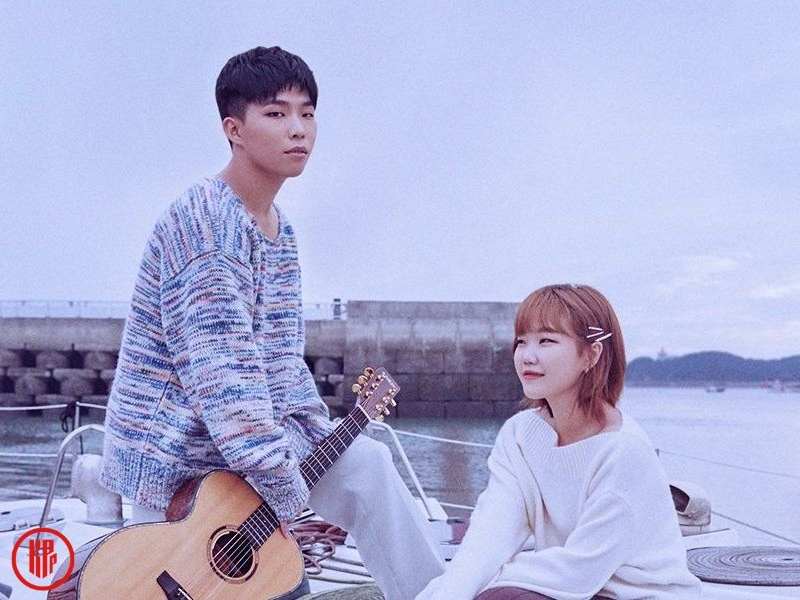 As siblings, AKMU didn't choose a leader