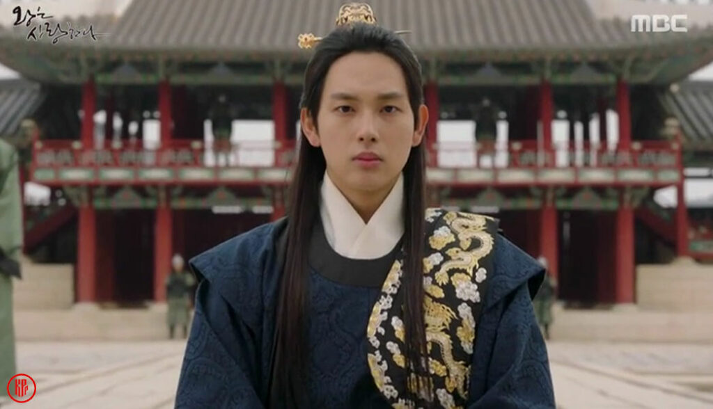  Im Si Wan as Wang Won in “The King in Love” | Twitter