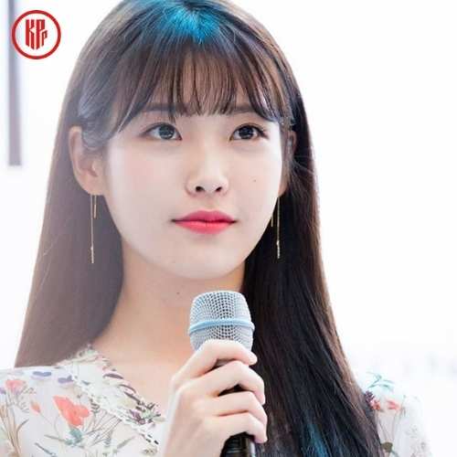 female kpop idols with bangs IU