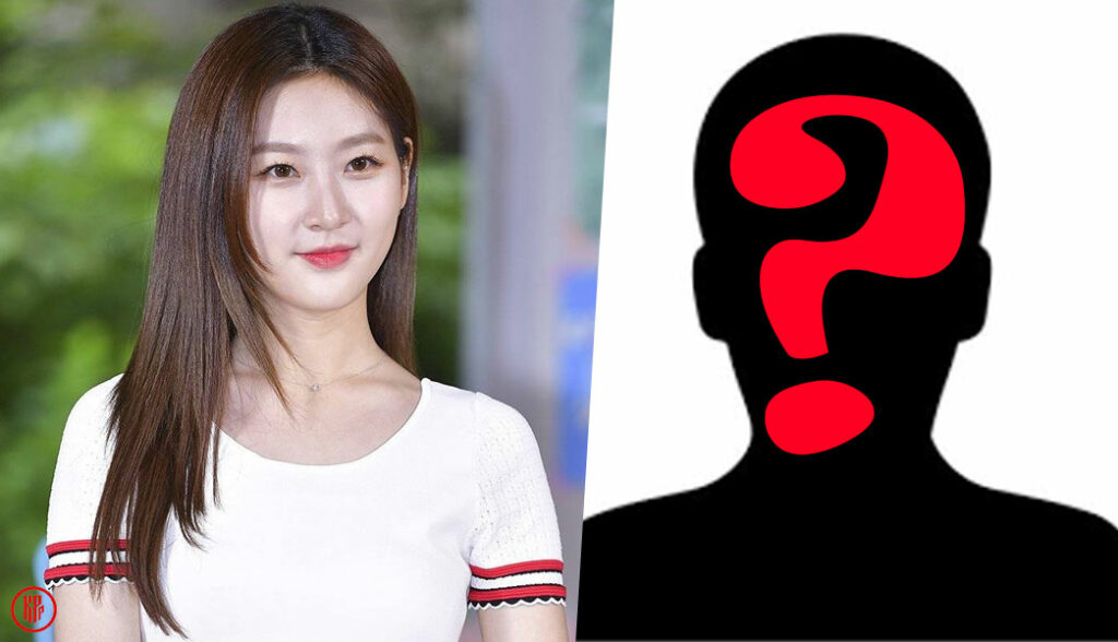 Actress Kim Sae Ron had a passenger with her.