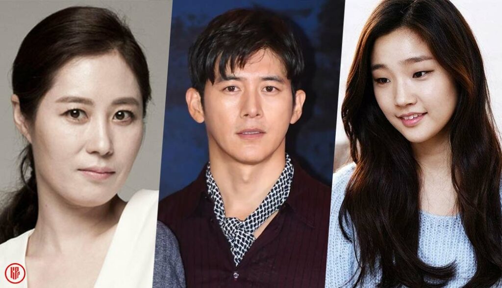 Moon So Ri, Go Soo, and Park So Dam. | Twitter.