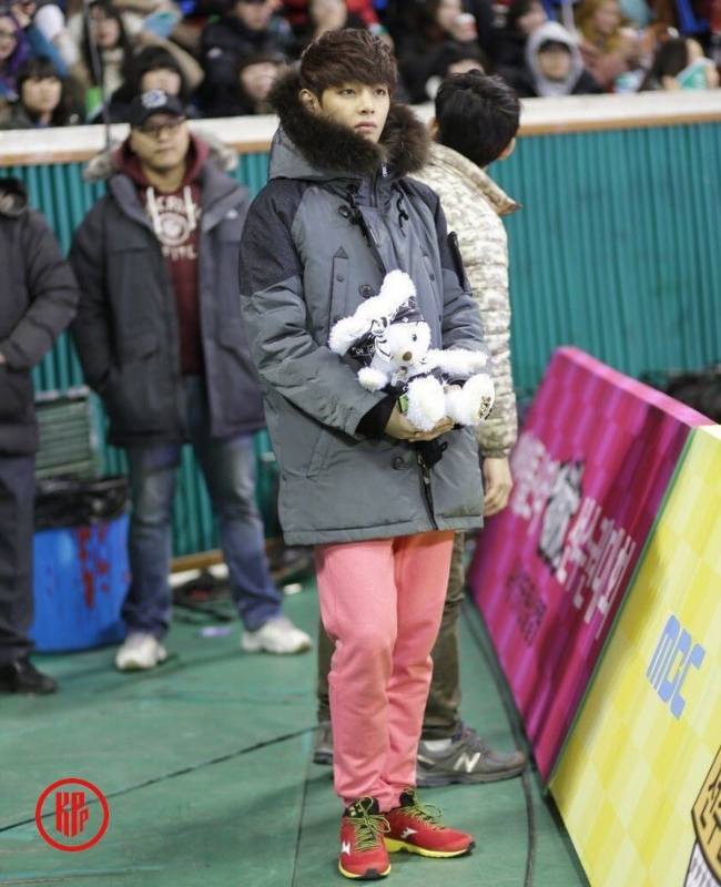 BTS V in Idol Star Athletics Championship (ISAC) 2013