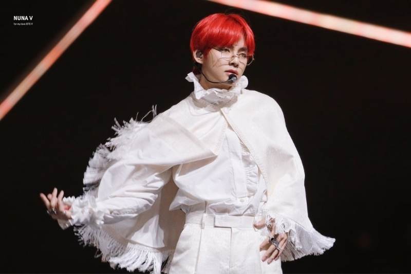 Fashion King Taehyung BTS V fashion evolution in 2018 MAMA