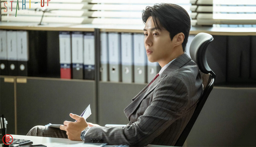 Kim Seon Ho as CEO Han Ji Pyeong. | Twitter