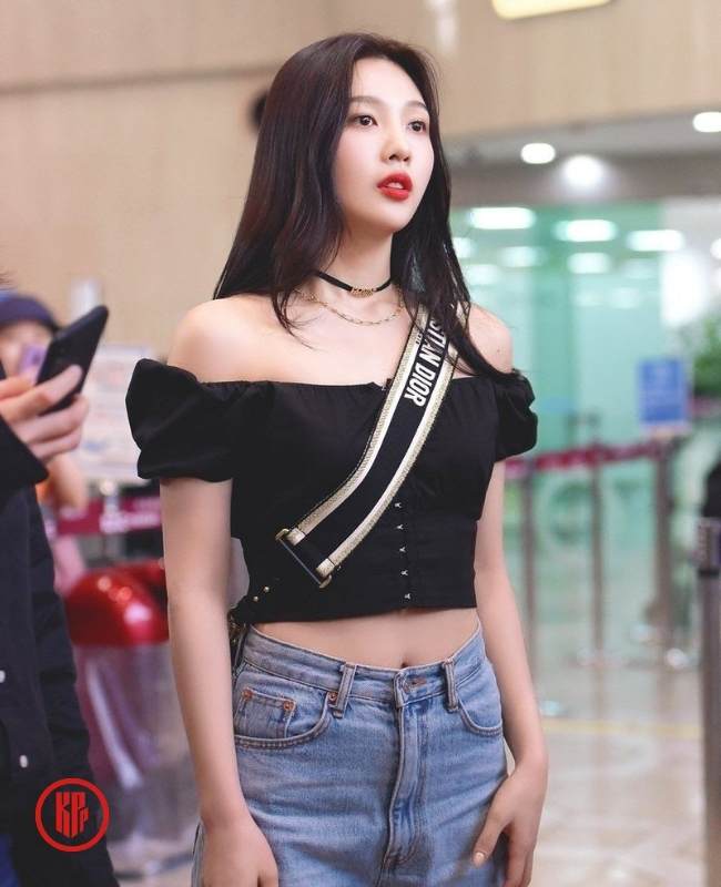 red velvet joy fashion inspiration crop top