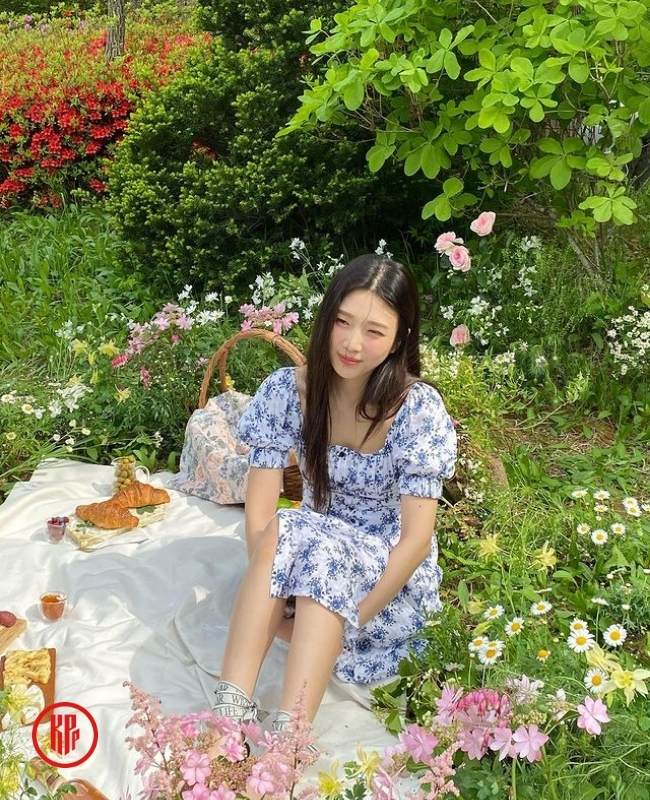 Red Velvet Joy Vintage Fashion Inspiration