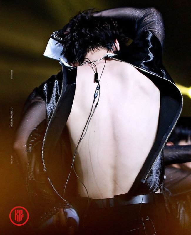 male kpop idols vixx leo backless fashion sexy