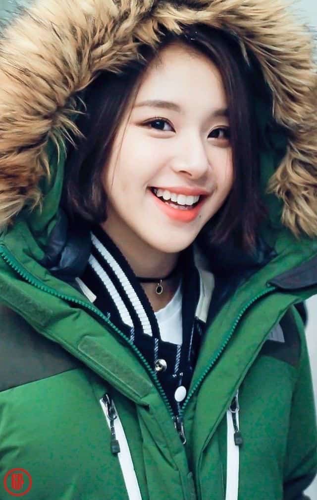 FEMALE KPOP IDOLS WITH DIMPLES - TWICE CHAEYOUNG