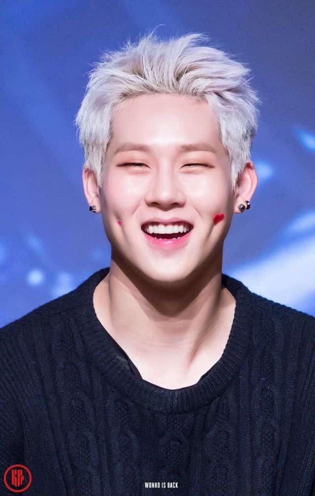 MALE KPOP IDOLS WITH DIMPLES - MONSTA X Jooheon