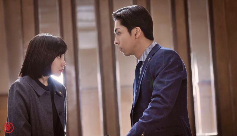 Woo Young Woo and Kwon Min Woo (Park Eun Bin and Joo Jong Hyuk) in “Extraordinary Attorney Woo” | Twitter