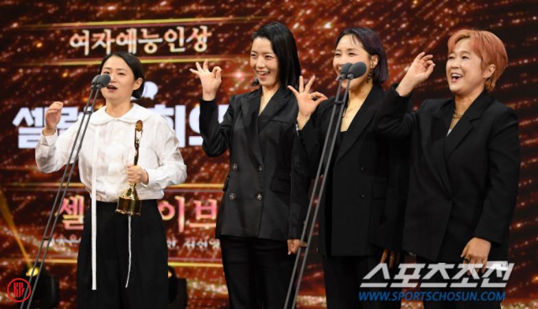  Celeb Five [Song Eun Yi, Ahn Young Mi, Shin Bong Sun, and Kim Shin Young] (“Celeb Five: Behind the Curtain”) | Sports Chosun