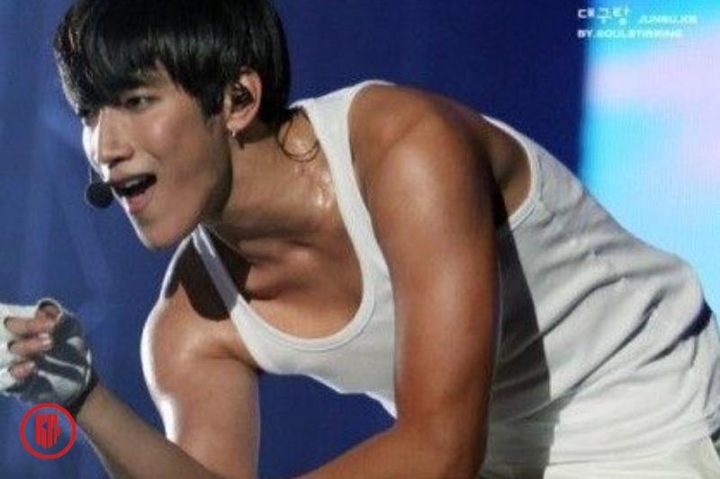 kpop male idols muscular body