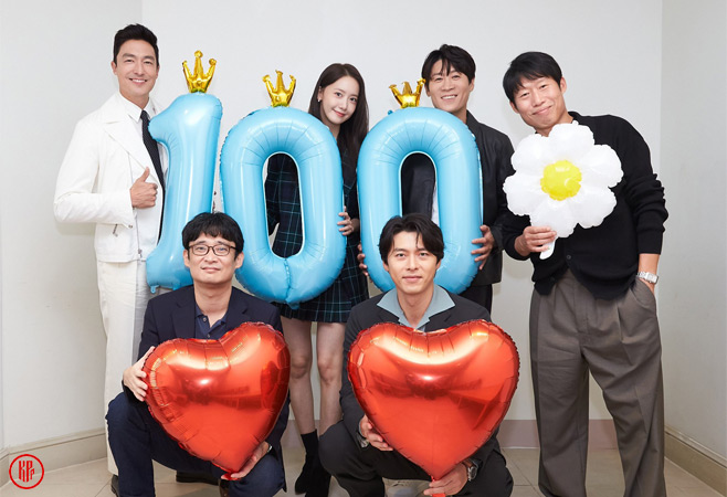 “Confidential Assignment 2” cast celebrates reaching 1 million audience in 3 days. | Twitter