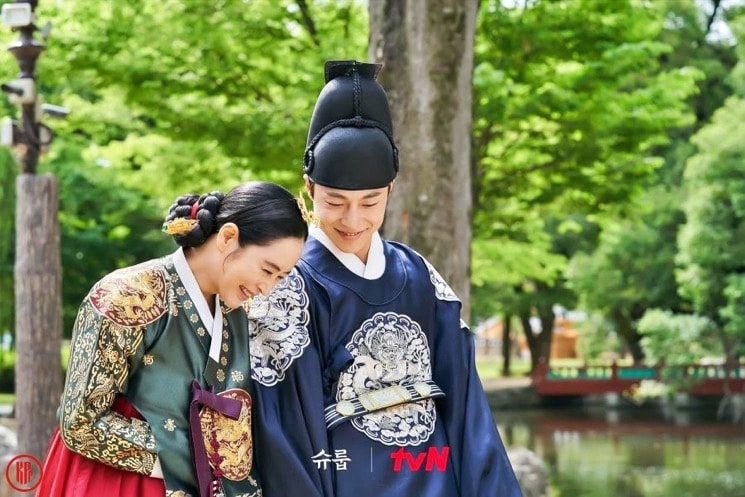 tvN’s “Under the Queen’s Umbrella,” Kim Hye Soo and Baek In Hyuk top the most buzzworthy Korean drama and actor rankings in the fourth week of October 2022. | Good Data.