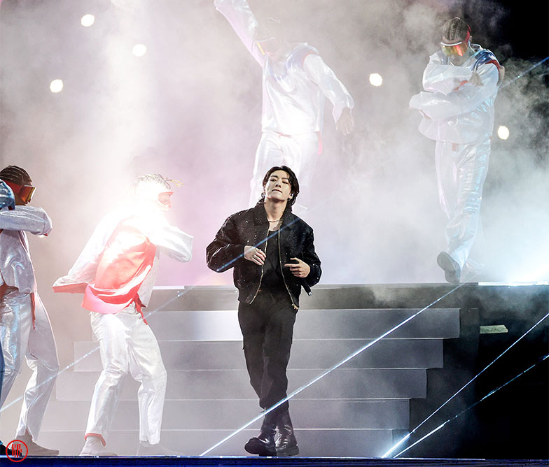 BTS Jungkook stage performance at the 2022 FIFA World Cup Opening Ceremony. | Twitter