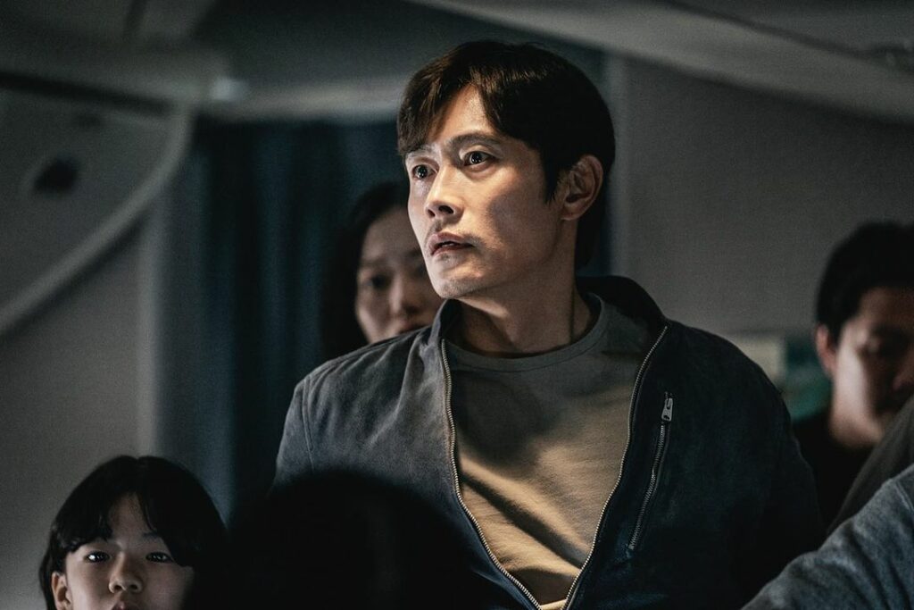 Actor Lee Byung Hun in "Emergency Declaration"