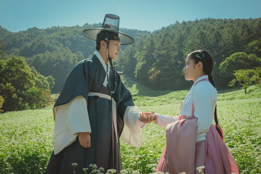 Kim Min-jae and Kim Hyang-gi in Poong, the Joseon Psychiatrist