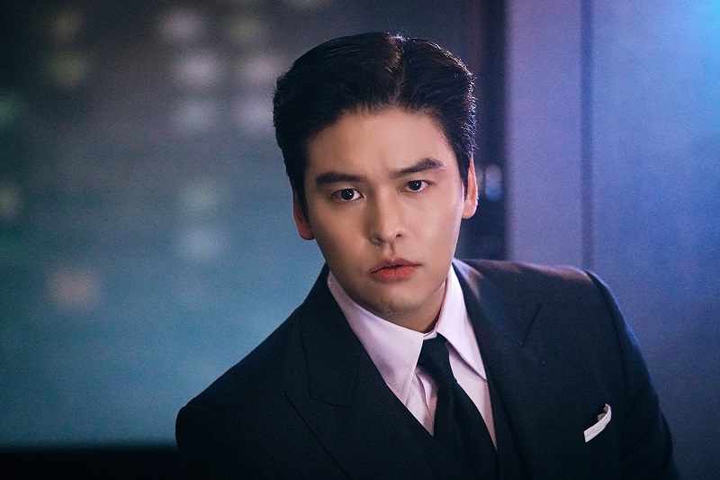 Lee Jang Woo as Shin Jo-woon