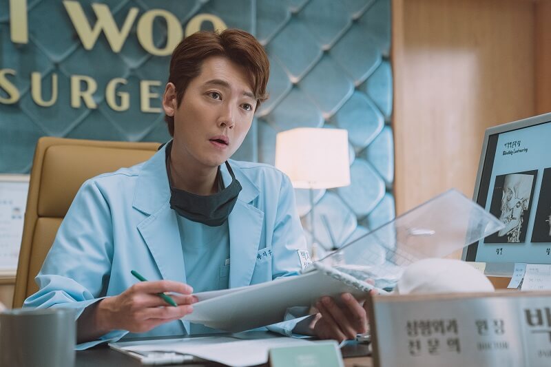 Jung Kyung-ho as Park Ji-woo
