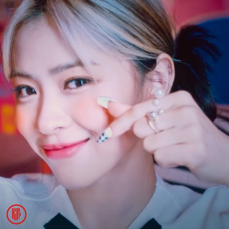 4th Generation Female Kpop Idols hair color ITZY Ryujin