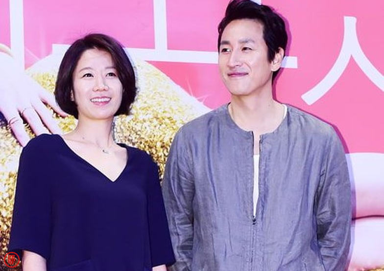 Lee Sun Kyun and his wife, actress Jeon Hye Jin. | Naver
