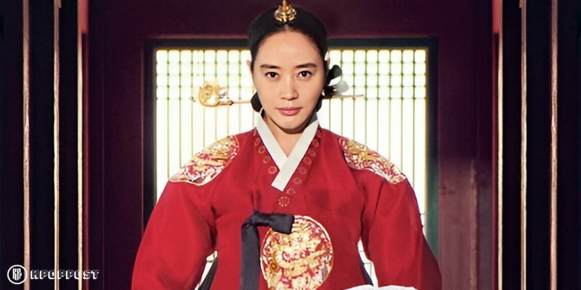 powerful queens in Korean historical drama: Queen Hwaryeong "Under the Queen's Umbrella"