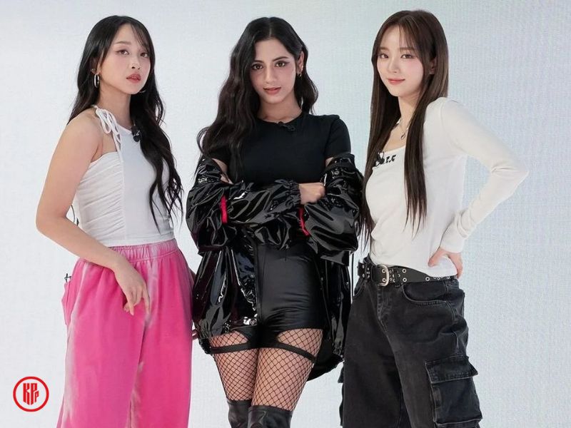 triple iz members: Dita, Aria, Lee Ji 
