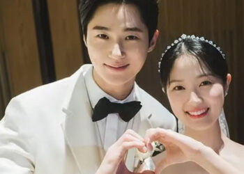 “Lovely Runner” main cast byeon woo seok and kim hye yoon relationship