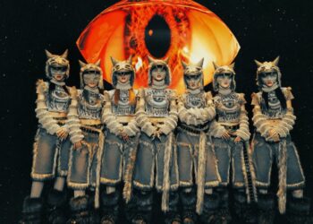 XG debut performance WOKE UP at 1st world tour first howl at osaka