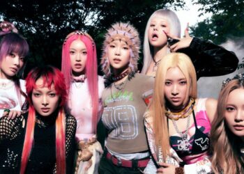 XG stormed the US Billboard 200 and Heatseekers Albums charts with their mini album “AWE.”