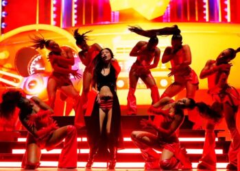 BLACKPINK Jennie at Coachella 2025 Week 2. | Dessert Sun