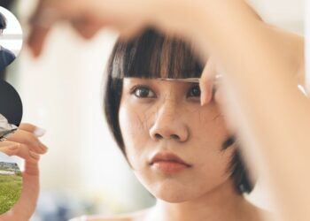 k-pop bangs boy style at home