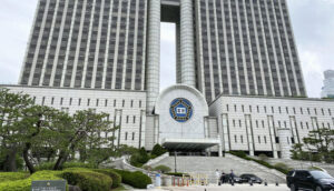 A Loss for Now: Will NewJeans Have No Choice but to Disband? - KPOPPOST