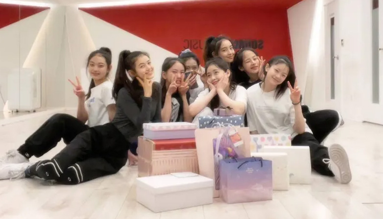 Harada Rin (Harin), the N-Team lineup. | Kboo