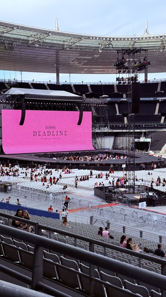 BLACKPINK "Deadline World Tour" in Paris | Source: YG Entertainment