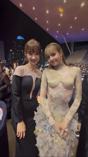 Idolnation and Lisa (BLACKPINK) | Photo credit: Idolnation