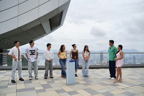 "Love on the Clock" daters