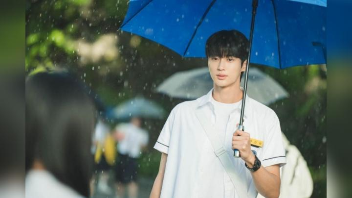 Byeon Woo-seok in "Lovely Runner"