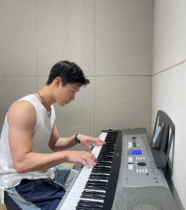 Theo Jang and his music hobby