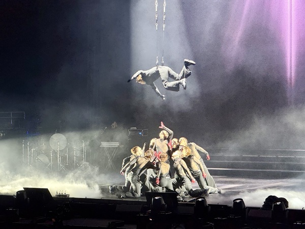 jackson wang magic man 2 manila (1)